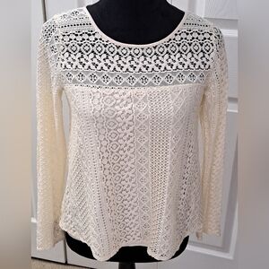 Hollister Lace Cream Top With Long Sleeves    Size S